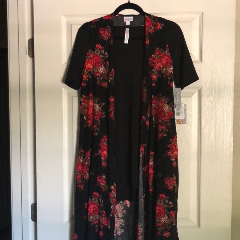 NWT ⭐️ Rose Joy and Black Perfect T Outfit